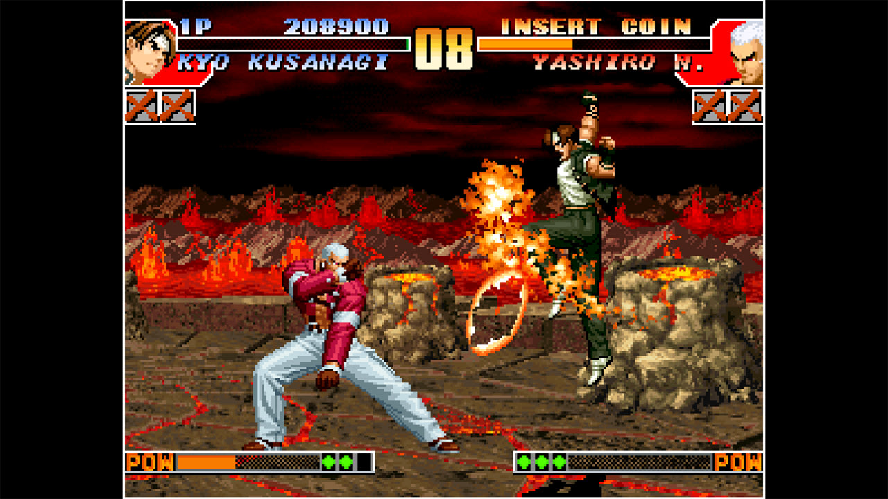 Kyo Kusanagi fights Yashiro Nanakase in The King of Fighters '97