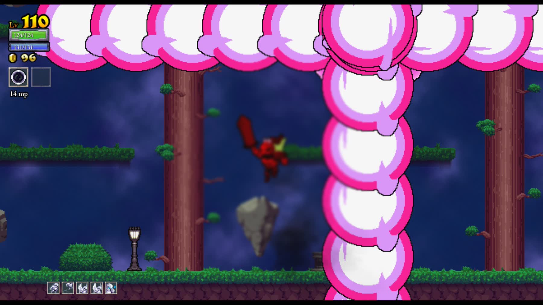 Rogue Legacy hero fights through the castle